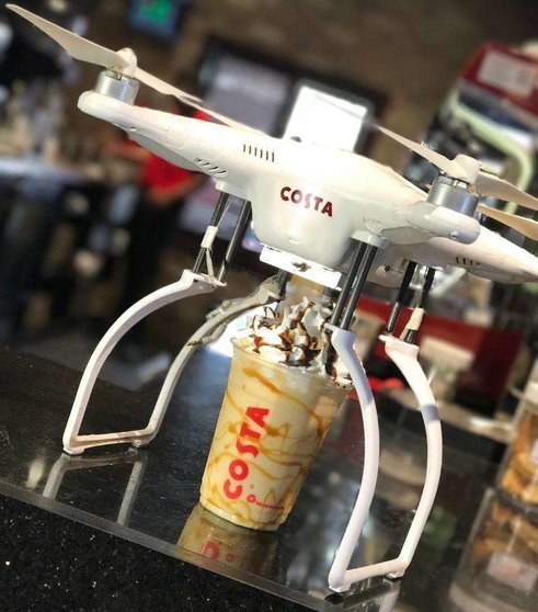 Un dron de Café Costa en Dubai.