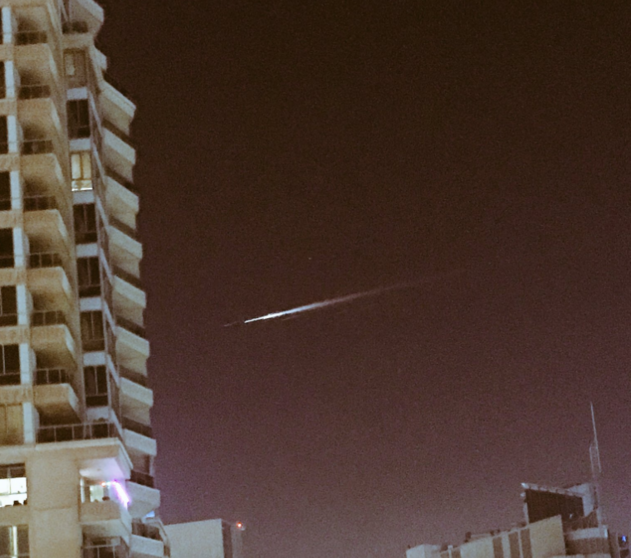 Imagen de uno de los meteoritos. Twitter de @eliasnemeh  