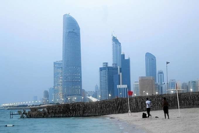 Perspectiva de La Corniche de la ciudad de Abu Dhabi. (EL CORREO)