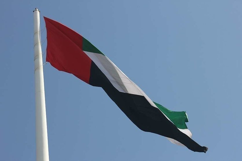 En la imagen de EL CORREO DEL GOLFO, la bandera oficial de Emiratos Árabes Unidos.