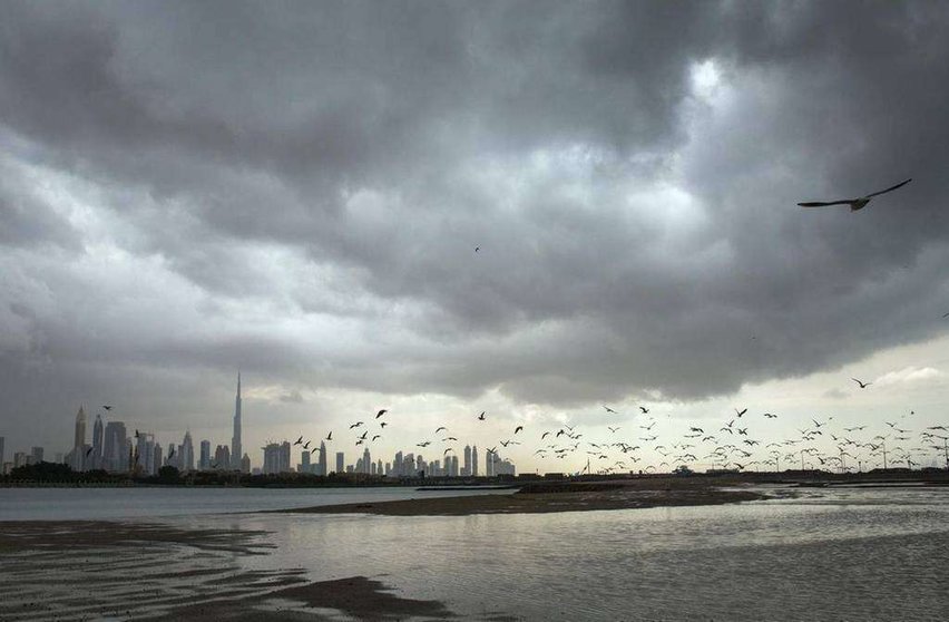 Cielo cubierto de nubes en Dubai. (Tara Atkinson)
