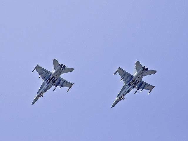 A modo ilustrativo, dos jets en pleno vuelo. (Alan, Flickr)