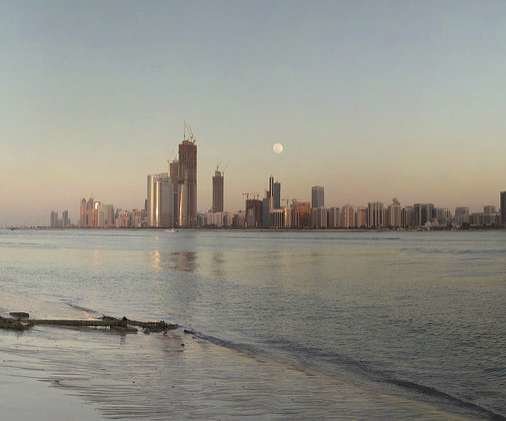 Imagen de una playa en Abu Dhabi.
