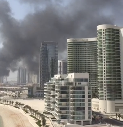 Imagen de Abu Dhabi tras el incendio en Reem Island este sábado. (Pantallazo)