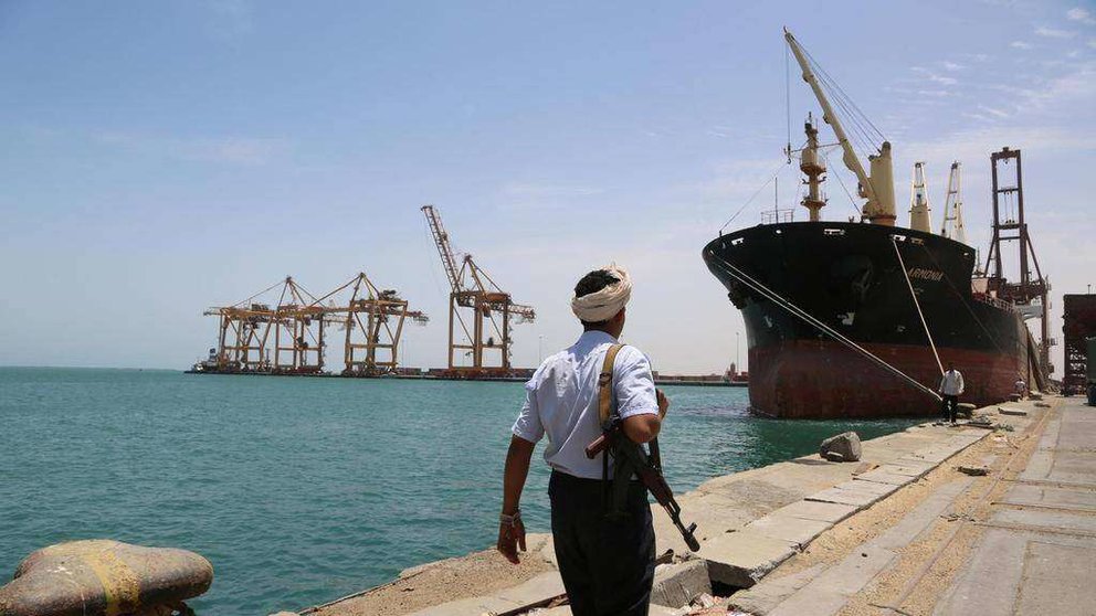 A pesar de la operación militar, un barco fletado por el Programa Mundial de Alimentos que transportaba 25,000 toneladas de trigo pudo descargar suministros en el puerto de Hodeidah. (Reuters)