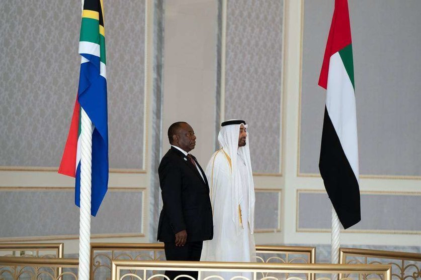 El príncipe heredero de Abu Dhabi y el presidente de Sudáfrica.
