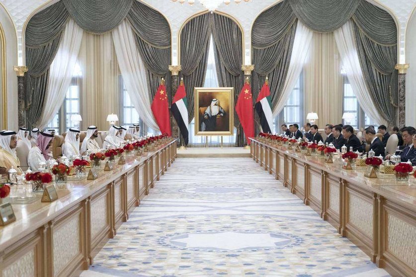 El presidente chino realiza una visita de Estado de tres días a EAU.
