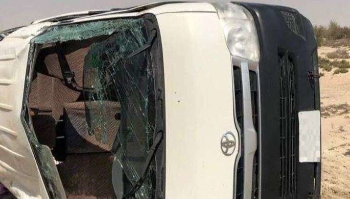 Una imagen de la Policía de Abu Dhabi del estado en que quedó el autobús tras el siniestro.