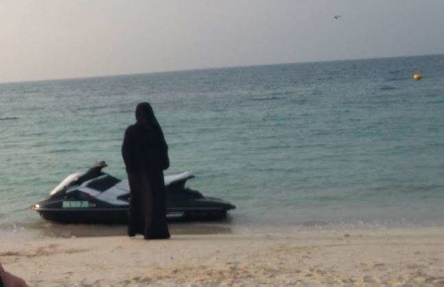 Una moto de agua en una playa de Dubai. (EL CORREO)