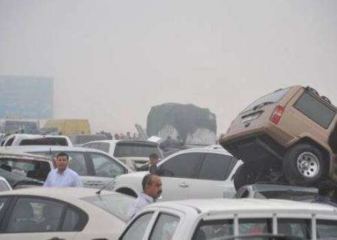 Un aparatoso accidente de tráfico en Abu Dhabi.