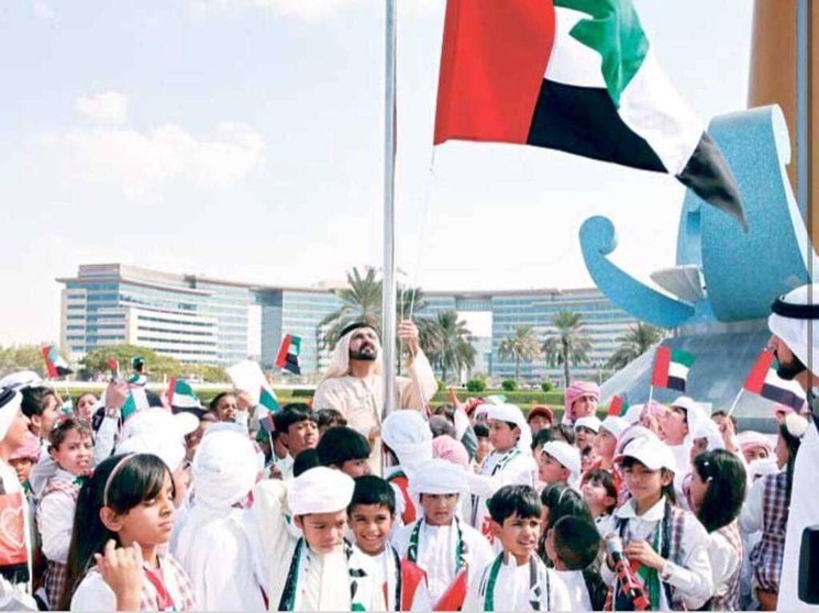 Sheikh Mohammed bin Rashid Al Maktoum durante una celebración del Día de la Bandera. (@HHShkMohd, Twitter)