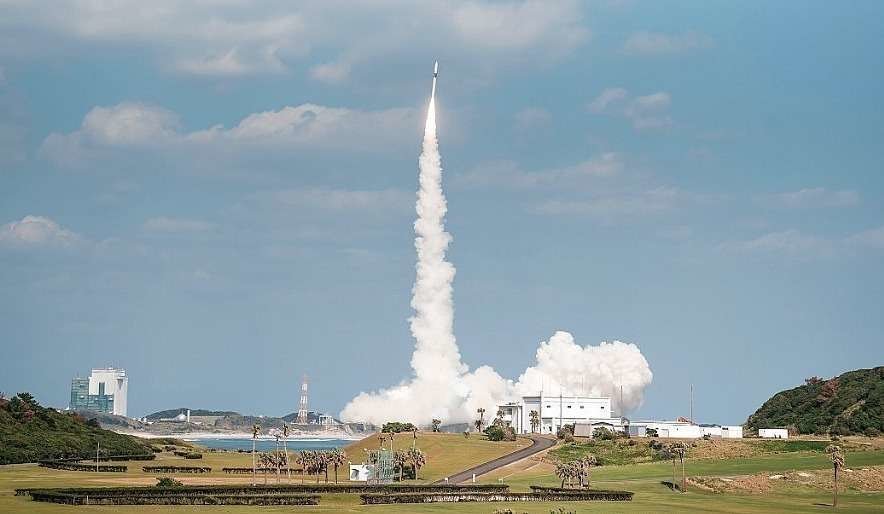  Momento del lanzamiento del KhalifaSat desde el Centro Espacial Tanegashima en Japón. (WAM)