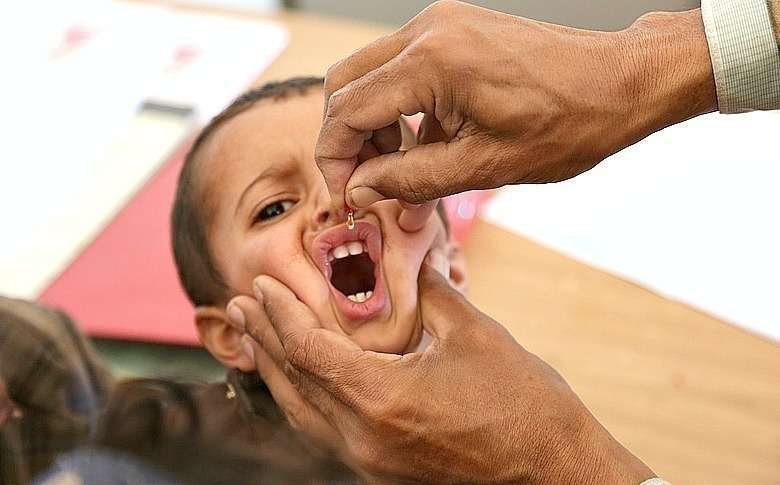 Un niño es medicado por Unicef en Yemen. (Unicef)