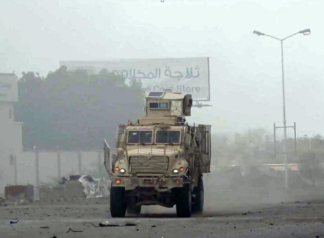Un vehículo blindado en Hodeidah.