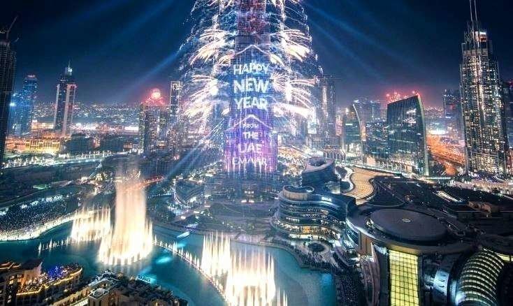 Momento del inicio de la bienvenida dal año 2019 en el Burj Khalifa. (@DXBMediaOffice)