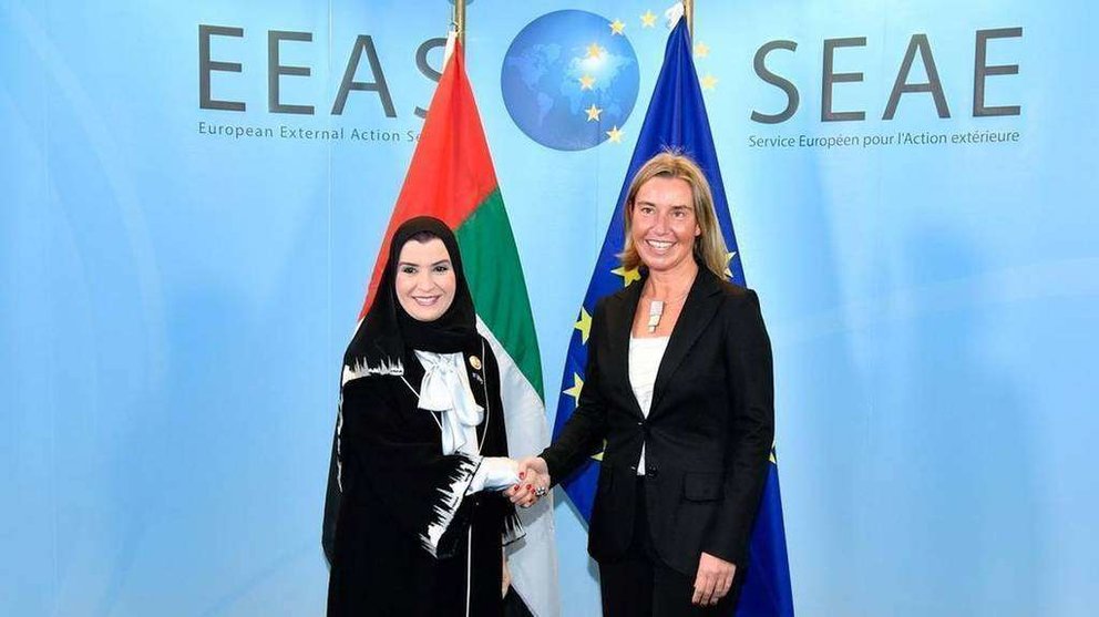 Federica Mogherini y Amal Al Qubaisi en Bruselas.
