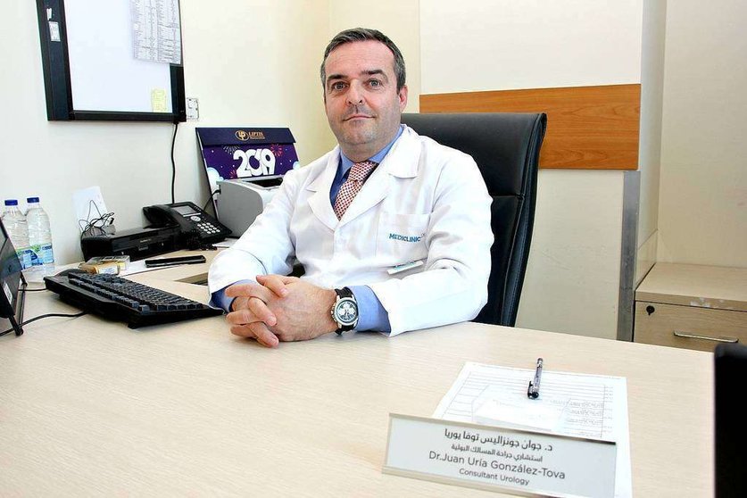 El doctor español Juan Uría, especialista en Urología en Abu Dhabi. (EL CORREO)