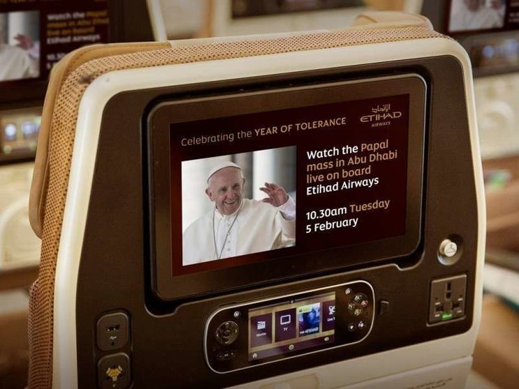 Los aviones de Etihad emiten la misa papal en directo.