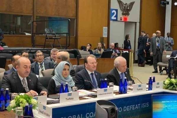 La delegación de EAU durante la reunión de la Coalición contra Daesh.