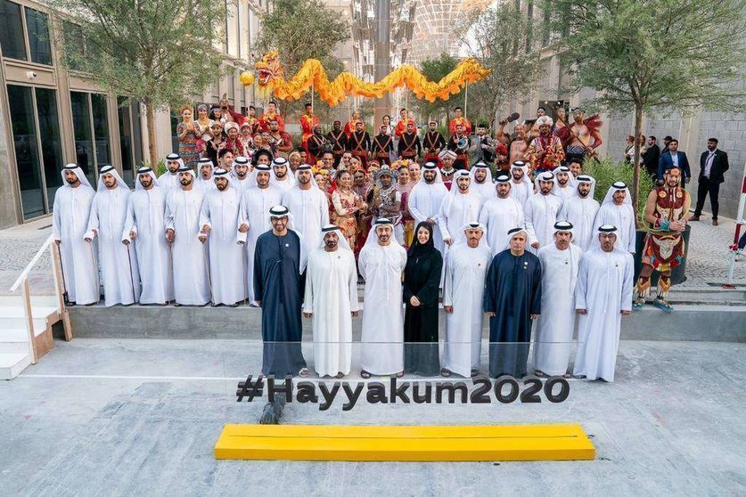 Comité de bienvenida a Sheikh Abdullah bin Zayed Al Nahyan en Expo Dubai 2020. (WAM)