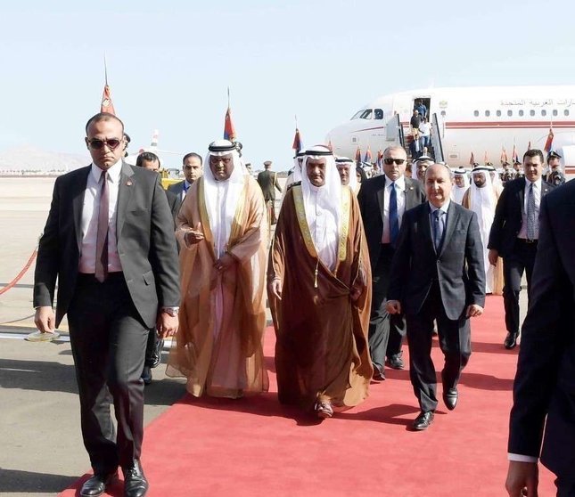 El gobernante de Fujairah llega a Egipto.