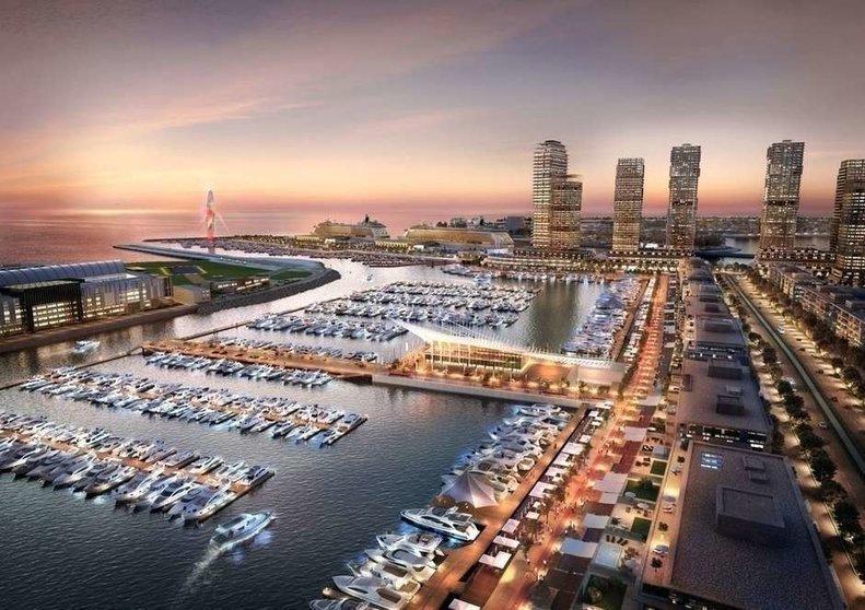 El nuevo puerto en Dubai con La Palmera al fondo.