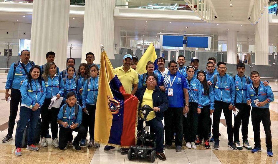 Delegación de deportistas ecuatorianos en Emiratos Árabes para participar las Olimpiadas Especiales. (Cedida)