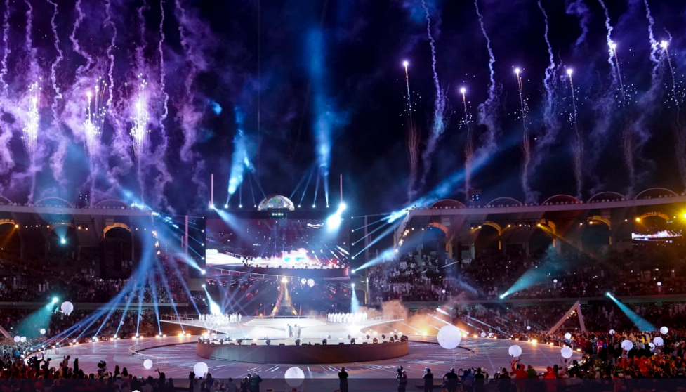 Espectáculo de apertura en Abu Dhabi de las Olimpiadas Especiales, (The National)