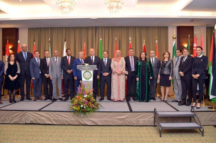 Foto de familia de la Liga Árabe en Madrid.
