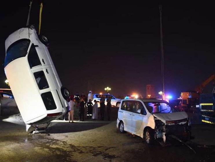 La Policía de Sharjah distribuyó la imagen del vehículo accidentado.