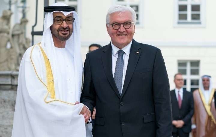 El príncipe heredero de Abu Dhabi y el presidente alemán durante su visita a Berlín.