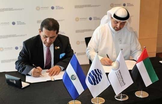 Un momento de la firma de la presentación de El Salvador en la Expo Dubai 2020.