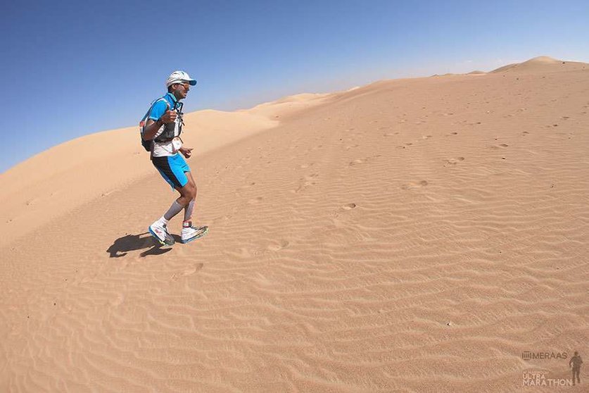 Un participante en la Ultramaratón de Dubai.