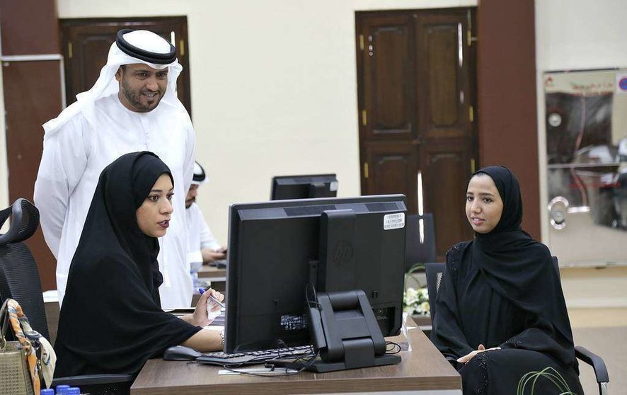 La presentación de mujeres como candidatas al Consejo Nacional de EAU está contabilizando elevados registros. (WAM)