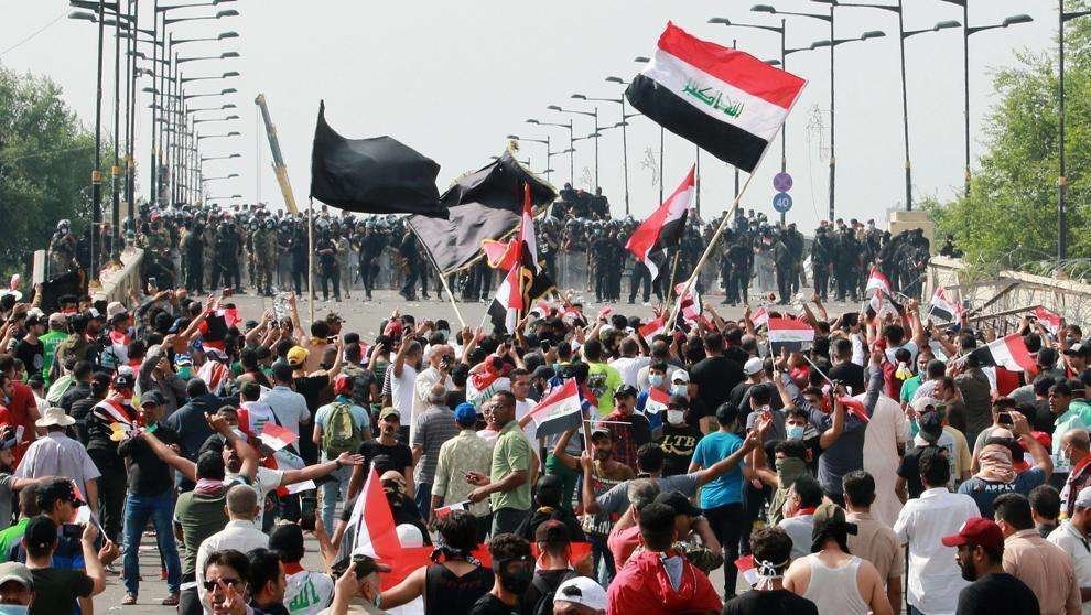 En la imagen de EFE, protestas en Bagdad.