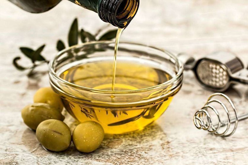 El aceite de oliva virgen extra es uno de los productos que la misión española busca introducir en el Sultanato de Omán. (pxhere.com)