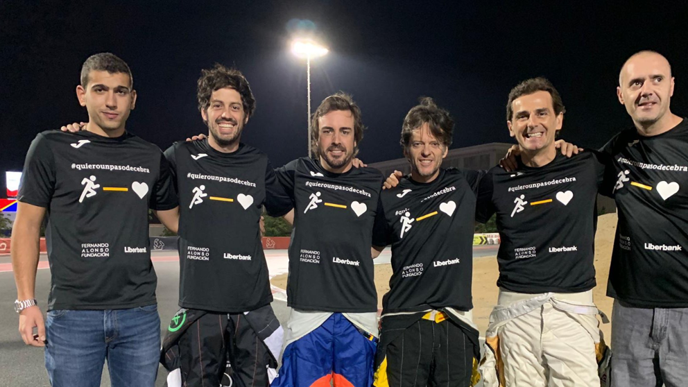 Alonso en el centro de la imagen con el equipo FA Racing. (Instagram)