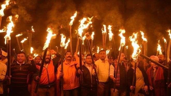En la imagen de AFP, protestas en la India.