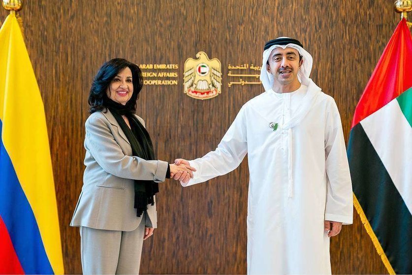 Los ministros de Exteriores de Emiratos Árabes y Colombia en Abu Dhabi. (WAM)