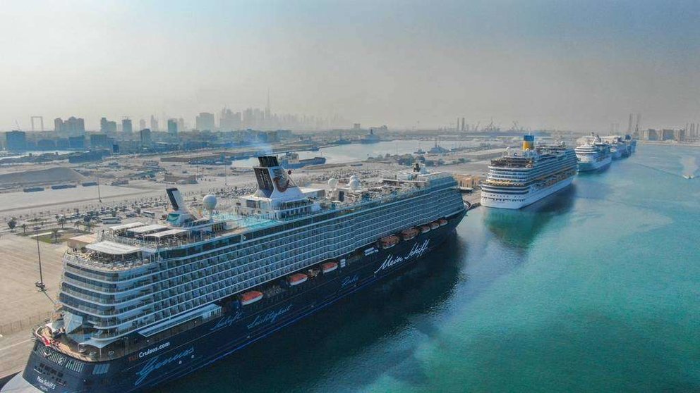 Una imagen de los cruceros en Port Rashid de Dubai. (WAM)