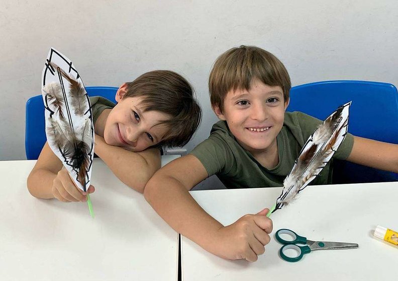 Niños aprenden español en UCAM Dubai, único centro acreditado por el Instituto Cervantes en Emiratos Árabes. (Cedida)