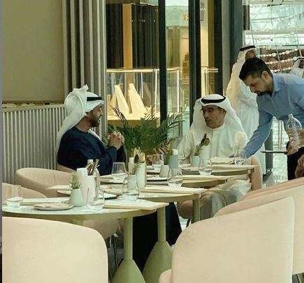 El príncipe heredero de Abu Dhabi en Dubai Mall.