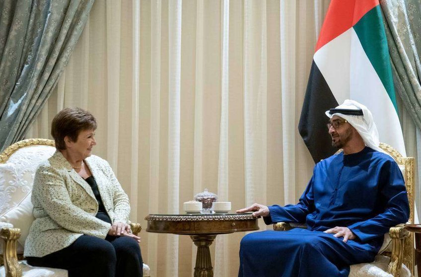 La directora del FMI y el príncipe heredero de Abu Dhabi. (WAM)