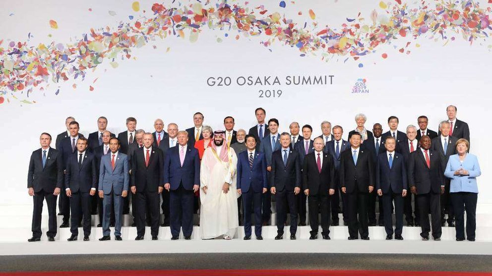 Foto de familia de los representantes del G-20 en Japón.