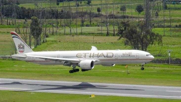 Avión de Etihad pasajeros en El Dorado. (@maitoplane)