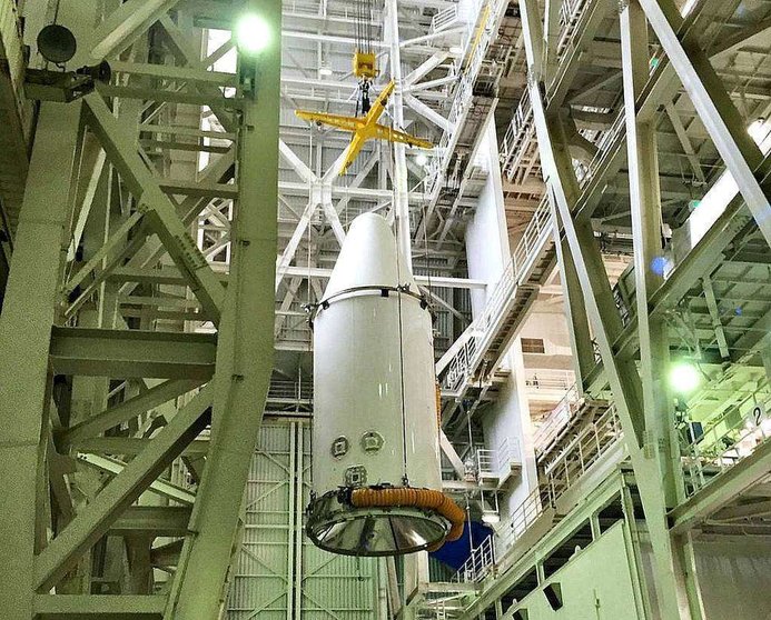 La sonda Hope es preparada para su lanzamiento en Japón. (Mitsubishi Heavy Industries)