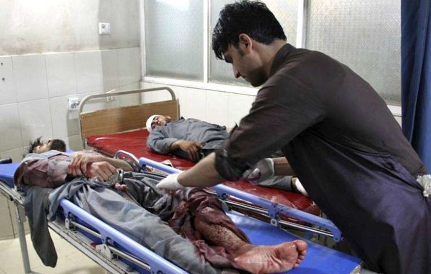 Dos heridos son atendidos tras el nuevo ataque de Daesh en Afganistán. (Twitter)