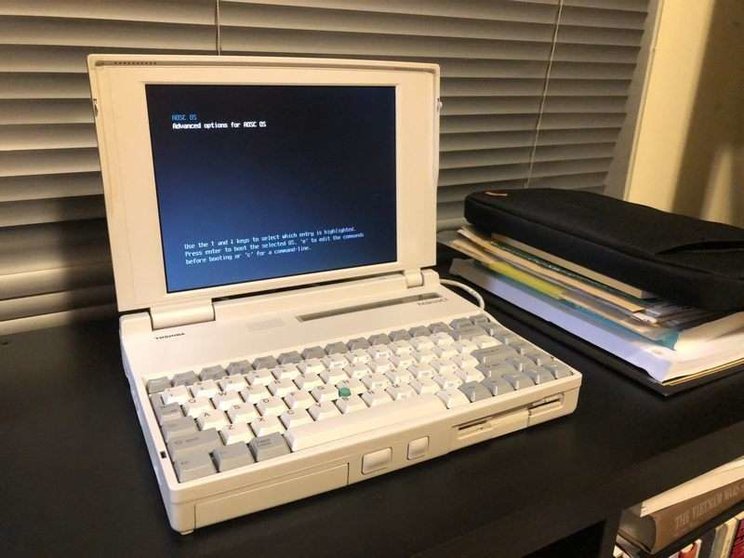 Toshiba T4900CT, un viejo y legendario ordenador portátil. (Fuente externa)