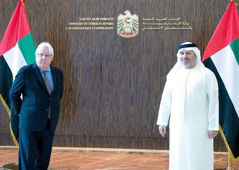 Encuentro de Martin Griffiths con Anwar bin Muhammad Gargash este domingo en Abu Dhabi. (WAM)