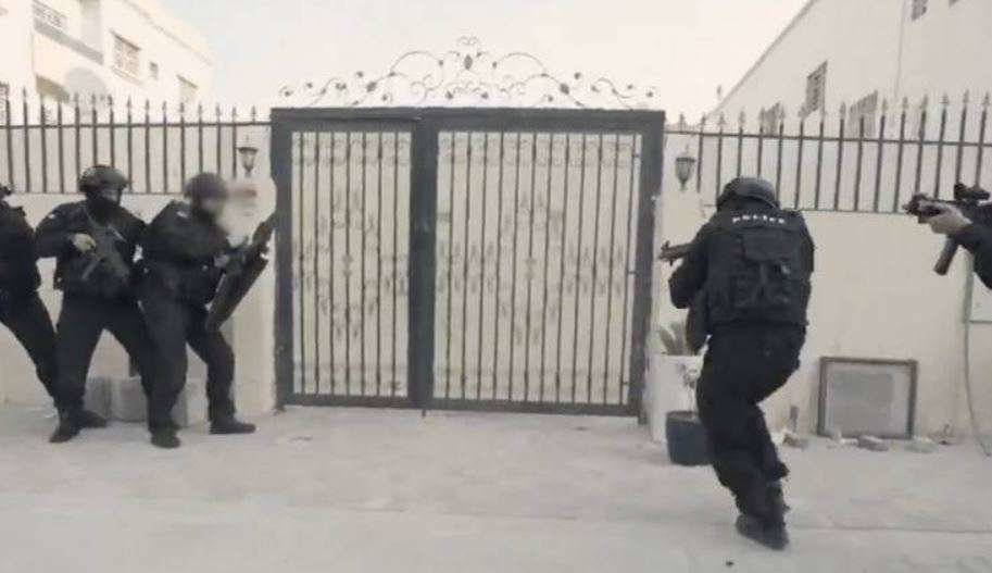 Una captura del vídeo difundido por la policía de Sharjah de la captura del cartel.